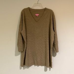 Avenue Tan V Neck Cable Knit 3/4 length sleeve sweater, Size 26/28